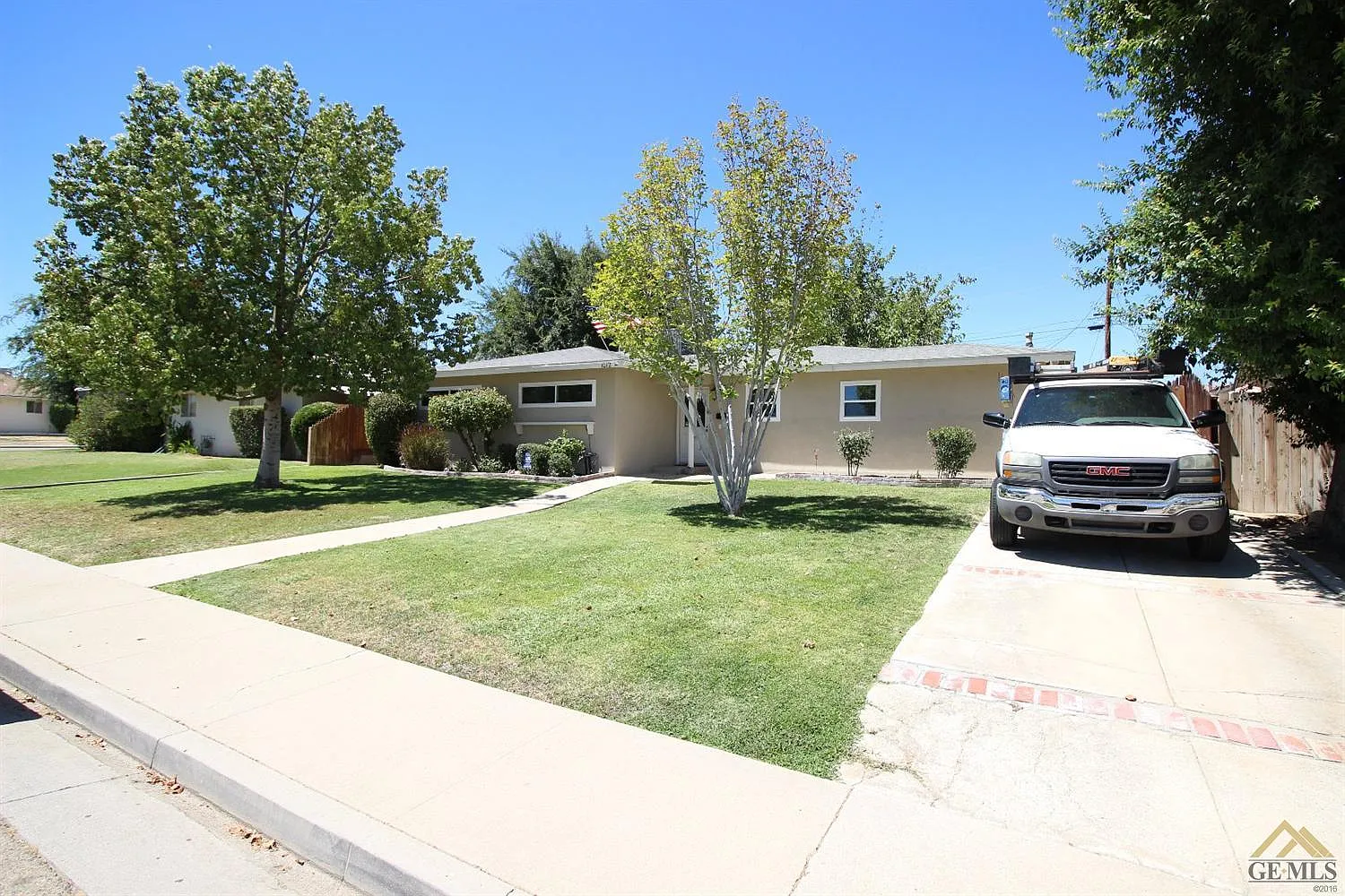 1012 Elizabeth Ct photo 1