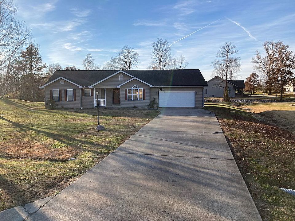 1st image of 1303 Mockingbird Ln