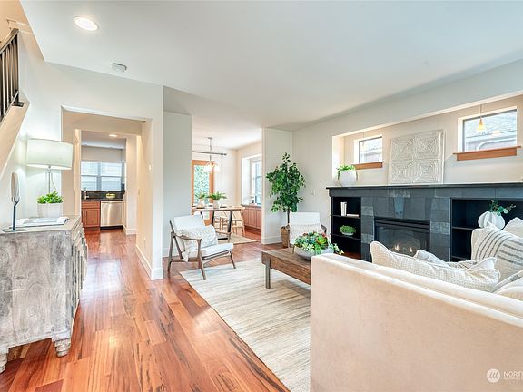 3rd image of 3042 A 21st Avenue W