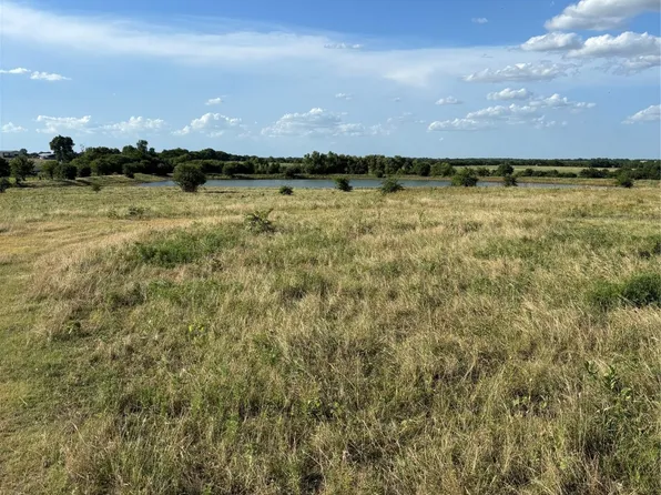 7225 N Hickory Rd, Krum, TX 76249