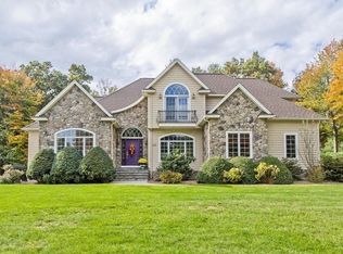 90 Stonehill Rd, East Longmeadow, MA 01028