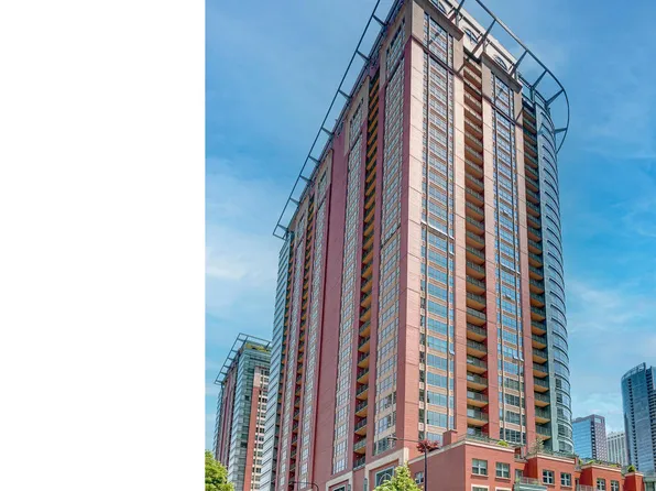 415 E North Water St APT 3206, Chicago, IL 60611
