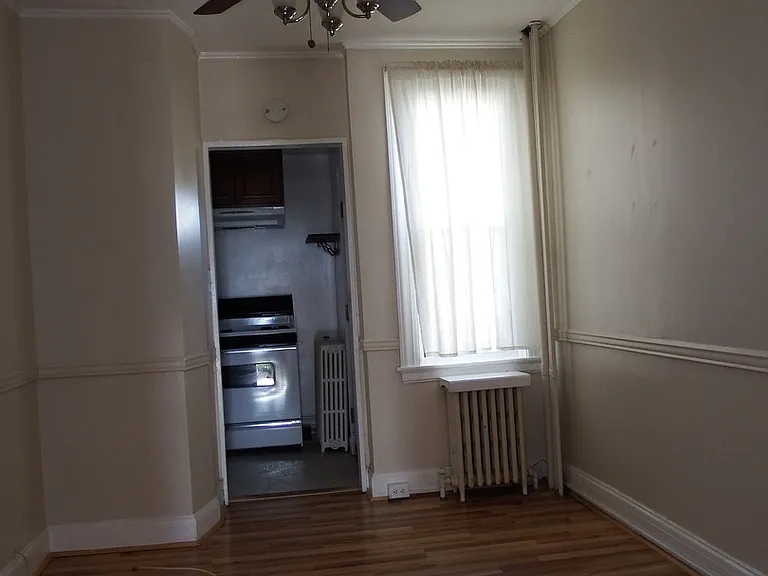 1018 E 36th St — Photo 21