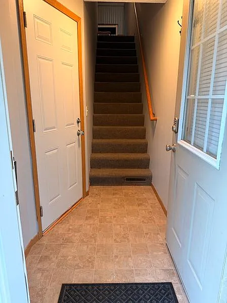 2 bed, 1.5 bath, 927 sqft, $2,000 — Photo 4