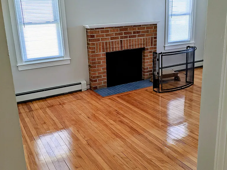 324 Auburn St #324 — Photo 6