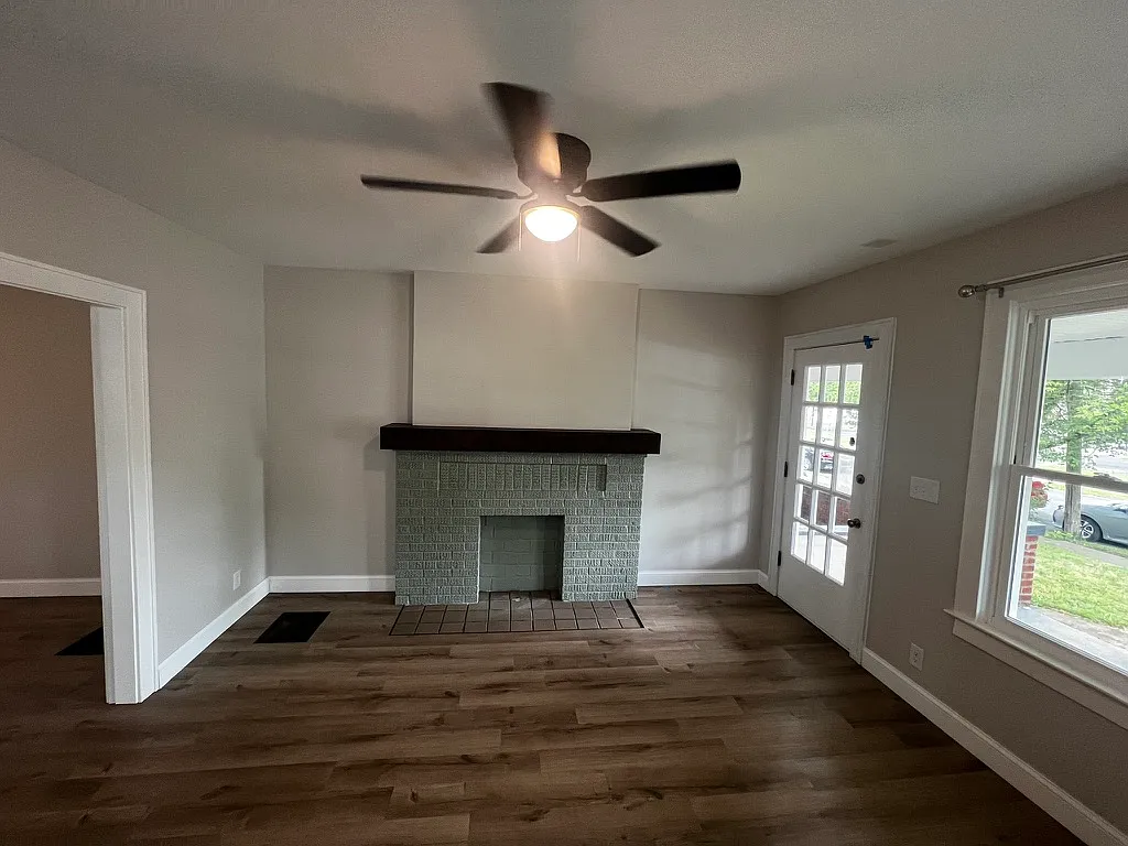 3 bed, 1176 sqft, $1,850 — Photo 3