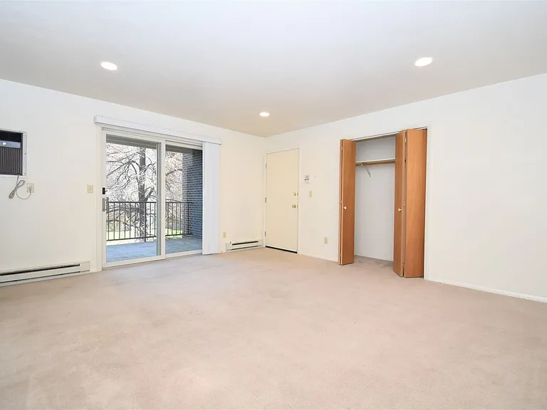 813 W Villard St #73 — Photo 6