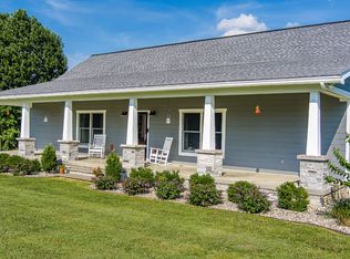 171 Lakeview Cir, Byrdstown, TN 38549