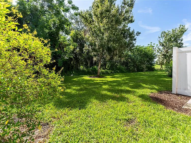 1346 Grantham Dr — Photo 30