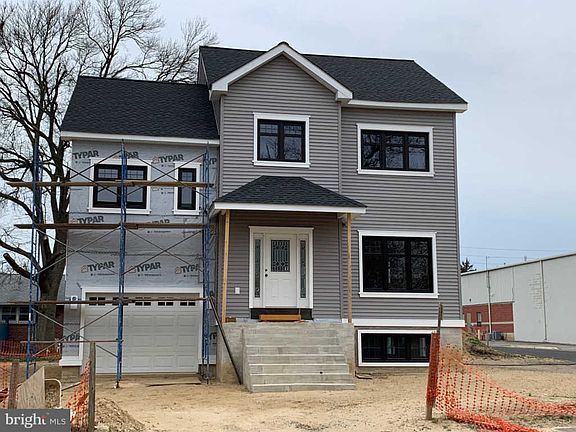 4th image of 6649 Camden Ave