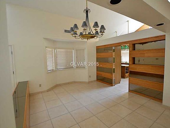 4th image of 3851 Hildebrand Ln
