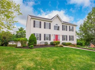 136 Maclaine Dr, Carnegie, PA 15106