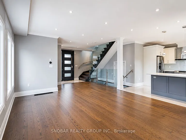 1 Aura Lea Blvd — Photo 5