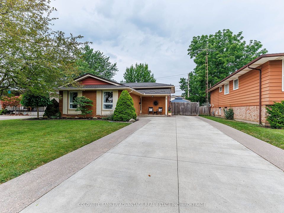 1st image of 74 Pinehurst Dr