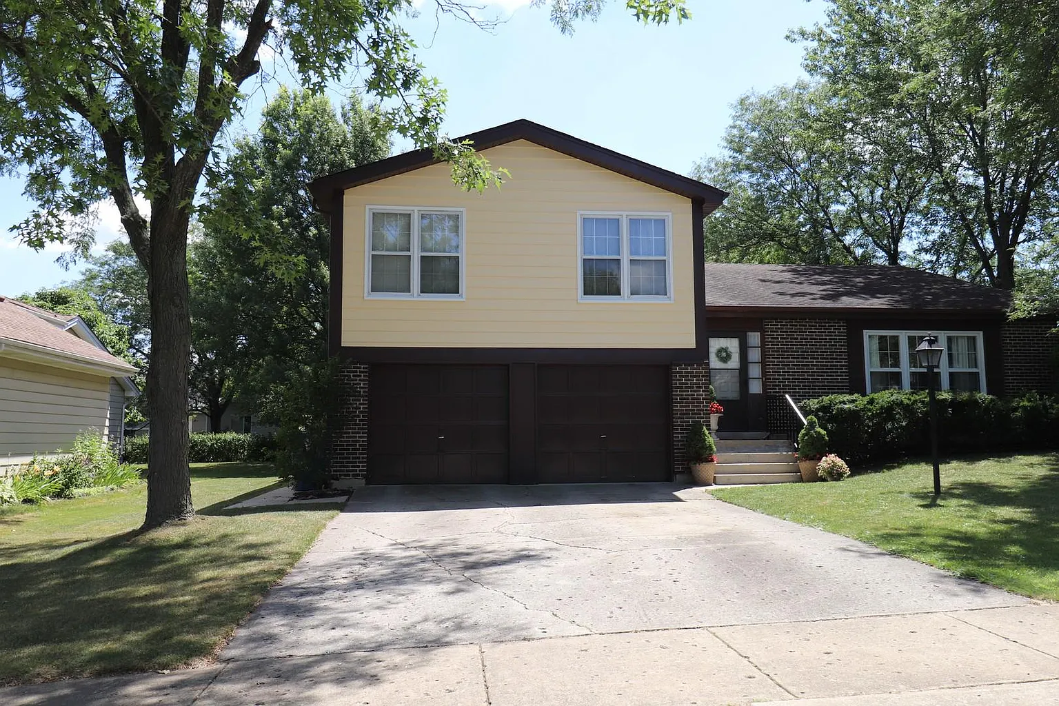 142 Greenway Dr photo 1