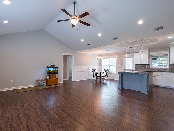 5th image of 2823 Timbercreek Trl