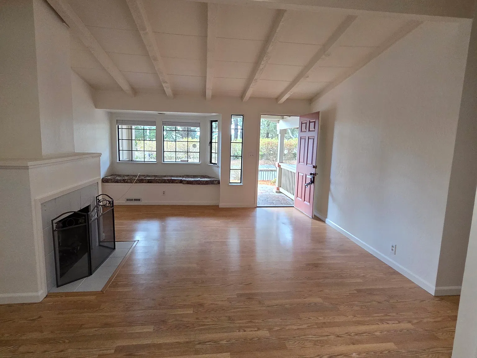 4 bed, 1506 sqft, $4,850 — Photo 4