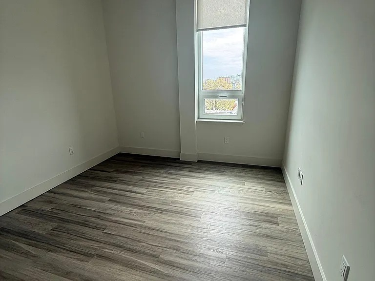57 Washington St #7H — Photo 4