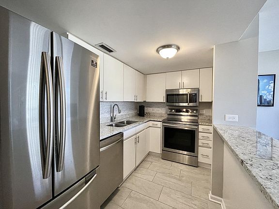 5th image of 440 N Wabash Ave APT 1903