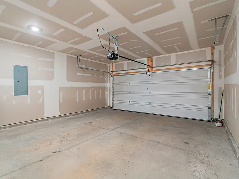 12356 Manhattan Ln — Photo 24