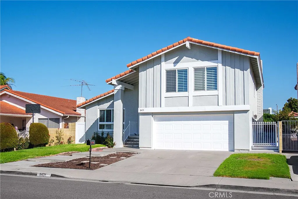 4 bed, 2.5 bath, 1991 sqft, $4,700 — Photo 3