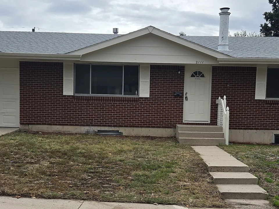 2111 Warwick Ln