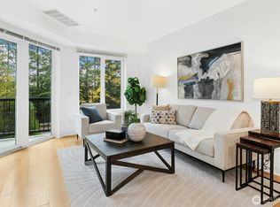 18707 SE Newport Way APT 102, Issaquah, WA