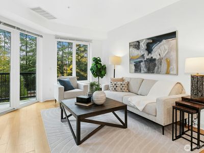 18707 SE Newport Way #102, Issaquah, WA, 98027