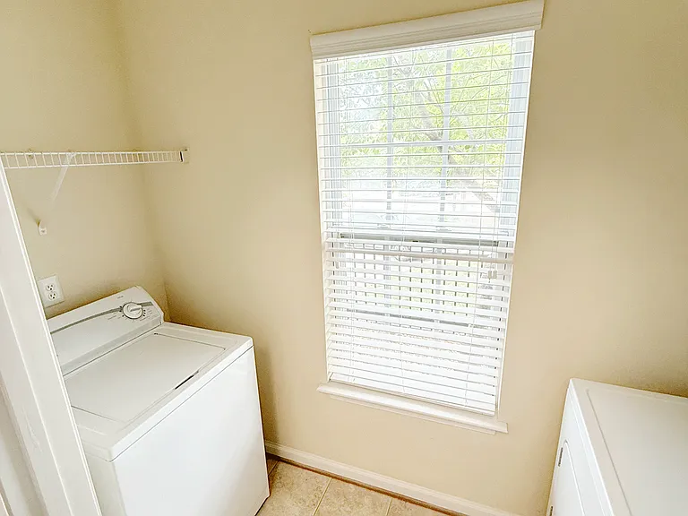 Clairmont at Farmgate — Photo 41
