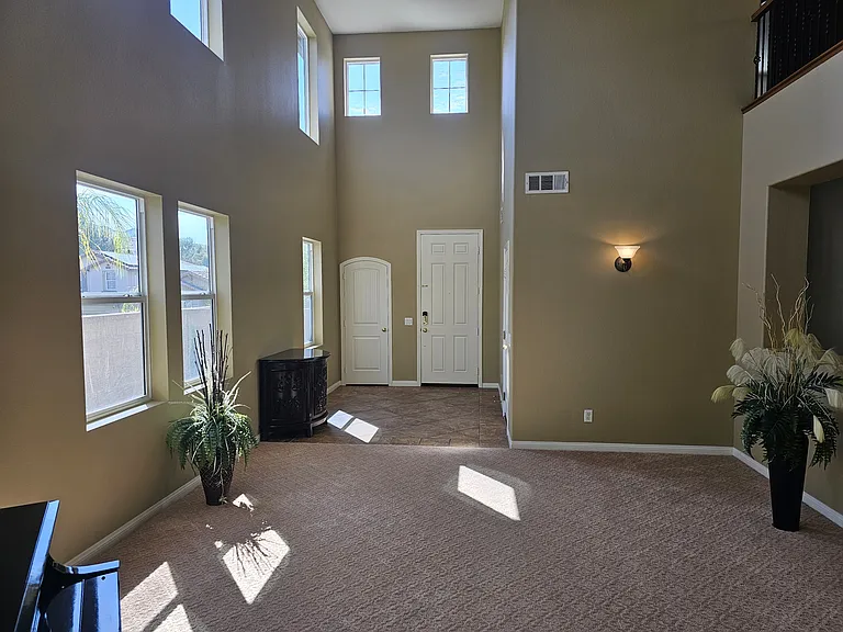 25055 Acorn Ct — Photo 2