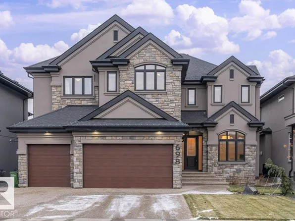 698 Howatt Dr SW, Edmonton, AB T6W 3K3