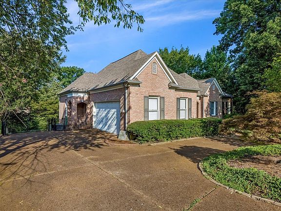 2nd image of 7661 Spirit Lake Ct