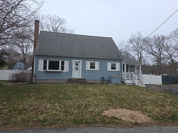 3rd image of 92 Hill Top Rd