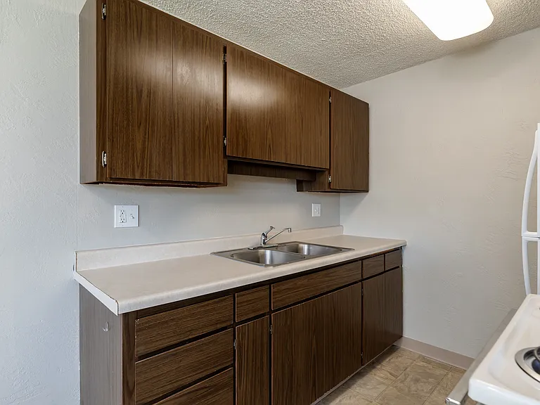 The Lindale Apartments — Photo 7