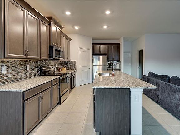 3rd image of 13131 Newport Shores Dr