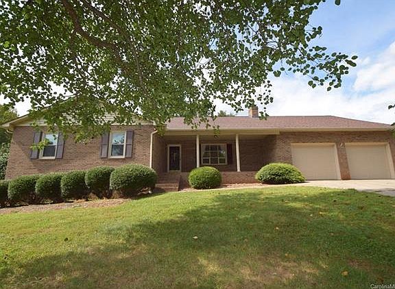2nd image of 2507 Blake Ct