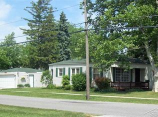 742 Evergreen Ln, Saginaw, MI 48604
