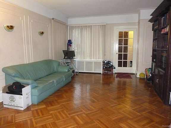 EXTRA LARGE FORMAL LIVING ROOM....