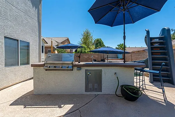 174 S Laguna Dr — Photo 42