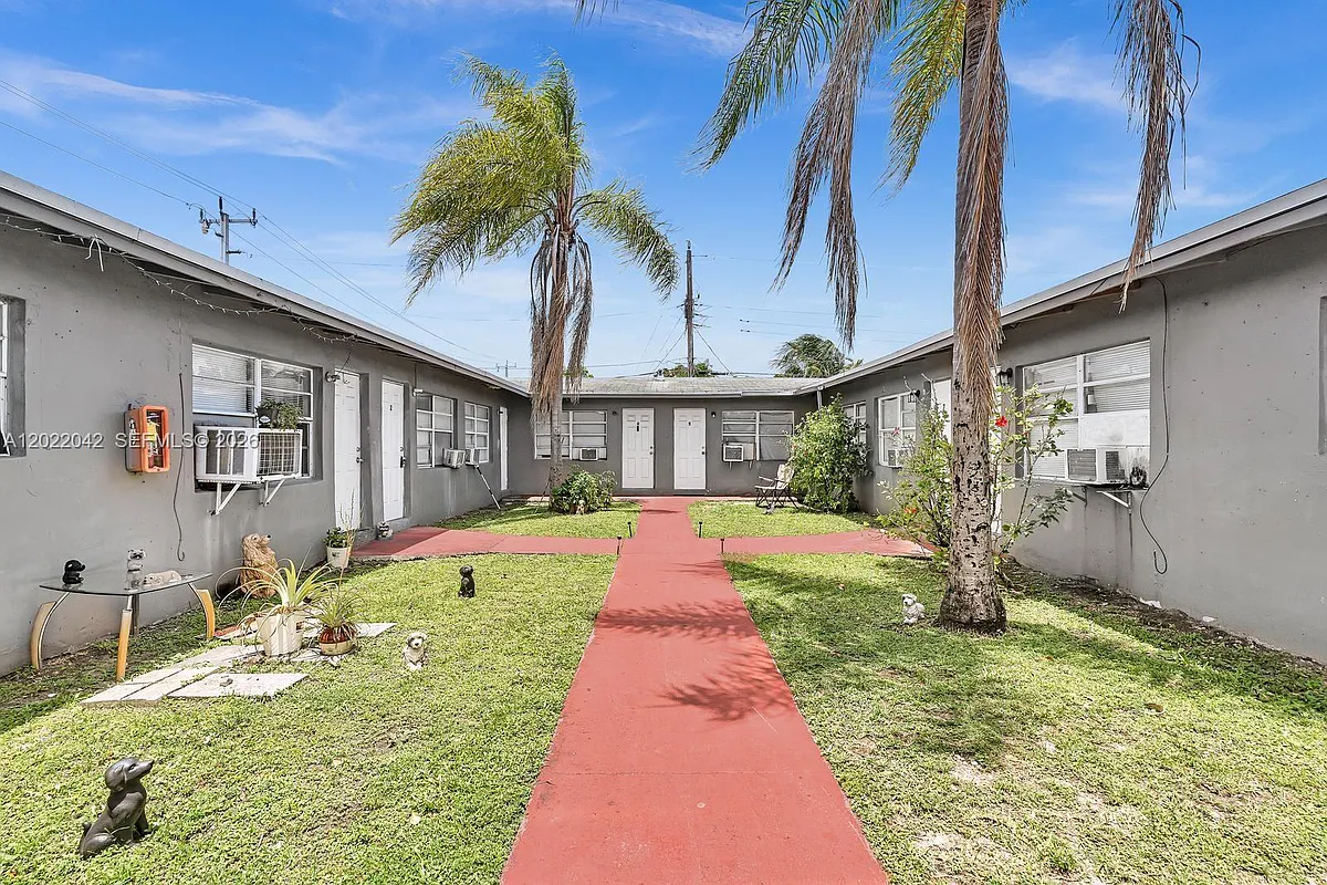 Building Photo - 5685 Flagler St #2