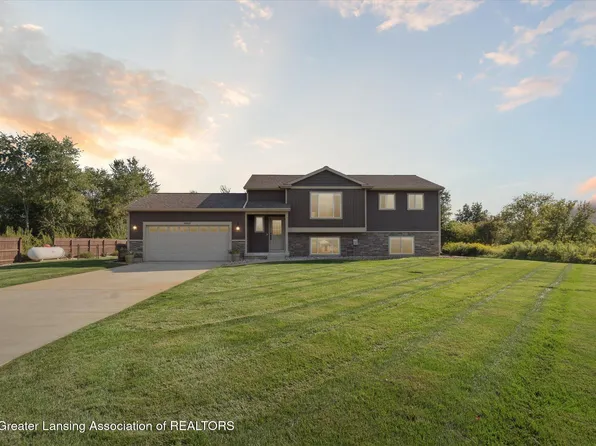 9069 Apple Ridge Dr, Clarksville, MI 48815