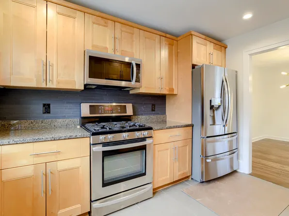 1106 N 49th Ave, Omaha, NE 68132