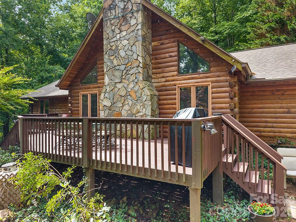1st image of 6 Ravenwood Ln