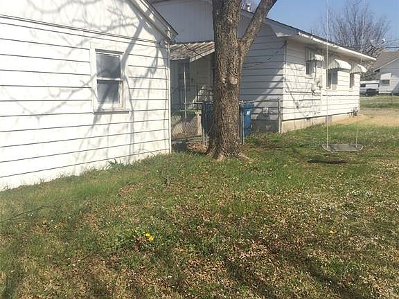 3rd image of 1224 E Miami Ave