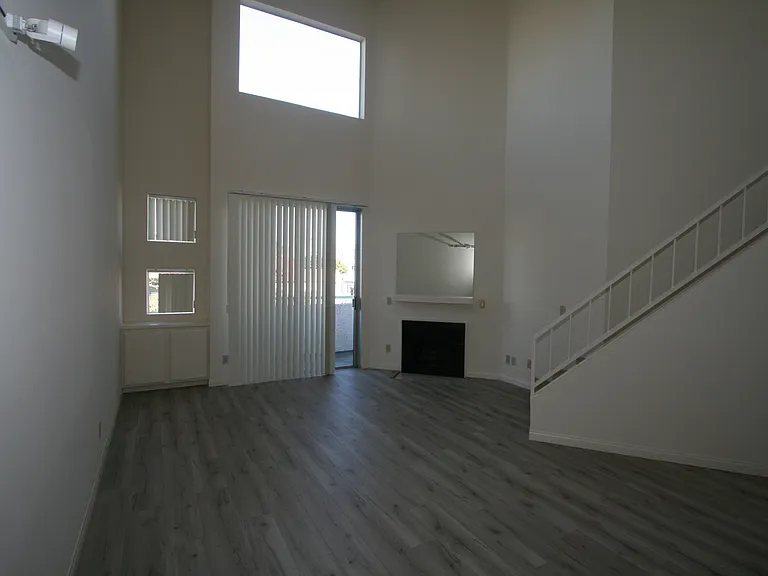 3637 Clarington Ave #202 — Photo 6