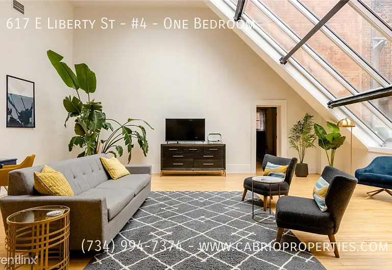 617 E Liberty St — Photo 3
