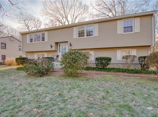 33 Woodland Rd, Bloomfield, CT 06002