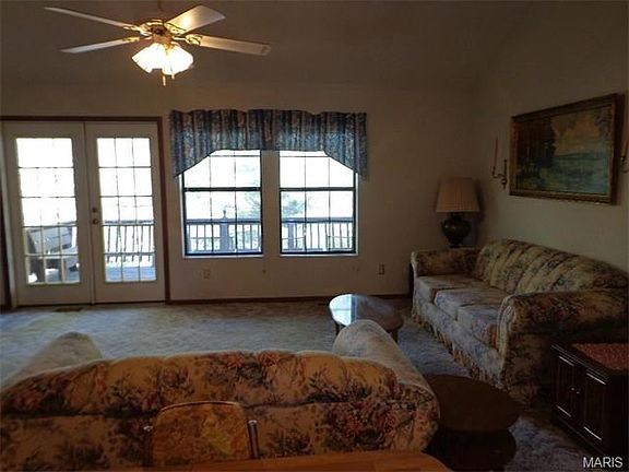 4th image of 135 S Lake Dr