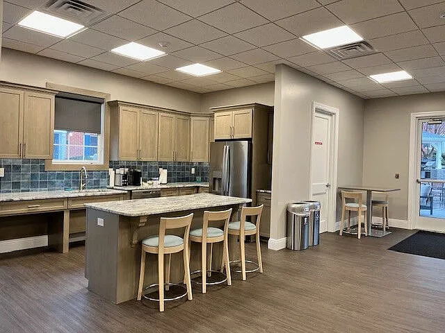 Center Grove Village — Photo 5