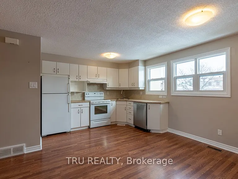 191 Castlefrank Rd — Photo 7
